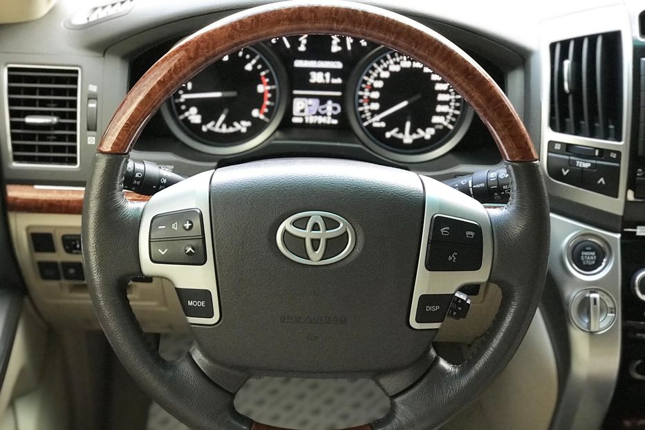 Продам Toyota Land Cruiser 200 2012 года в Одессе