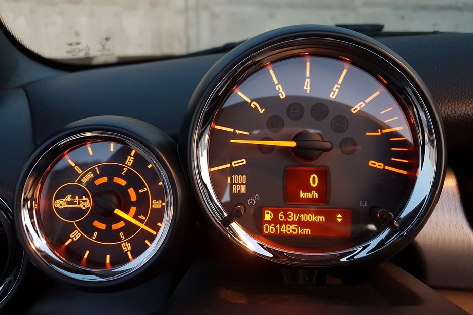 Продам MINI Cooper Cabrio_Official 2015 года в Киеве