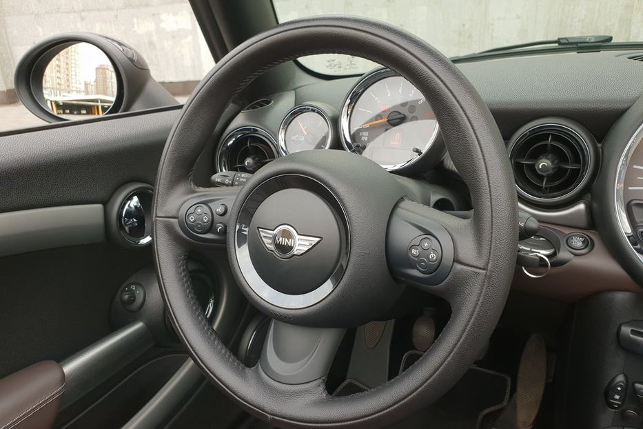 Продам MINI Cooper Cabrio_Official 2015 года в Киеве