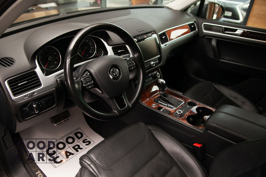 Продам Volkswagen Touareg  HYBRID 2012 года в Одессе