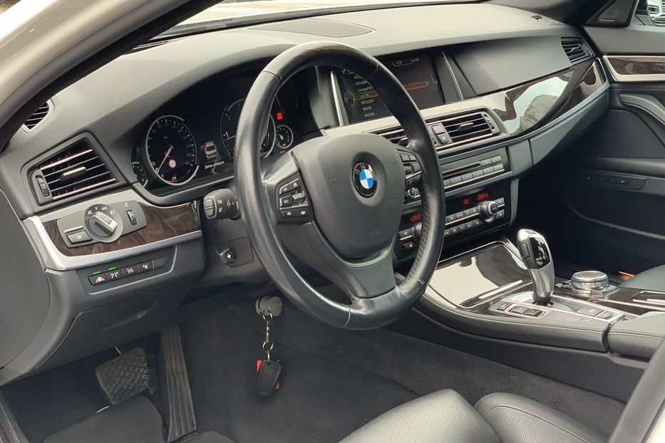 Продам BMW 525 D Luxury 2014 года в Киеве