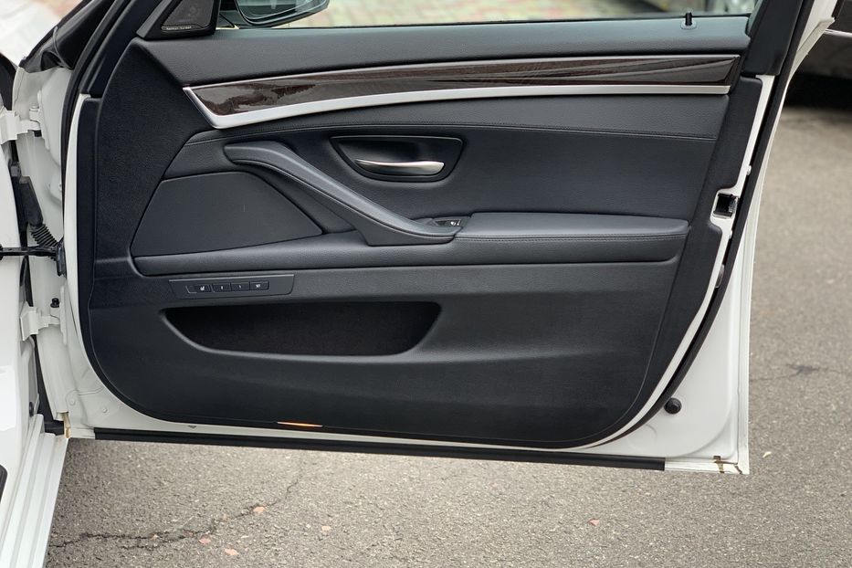 Продам BMW 525 D Luxury 2014 года в Киеве