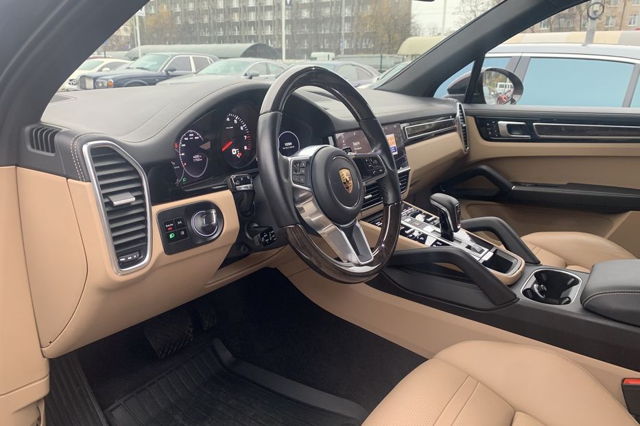 Продам Porsche Cayenne 2018 года в Киеве