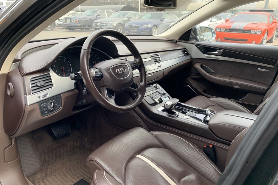 Продам Audi A8 W12 6.3 L 2012 года в Киеве