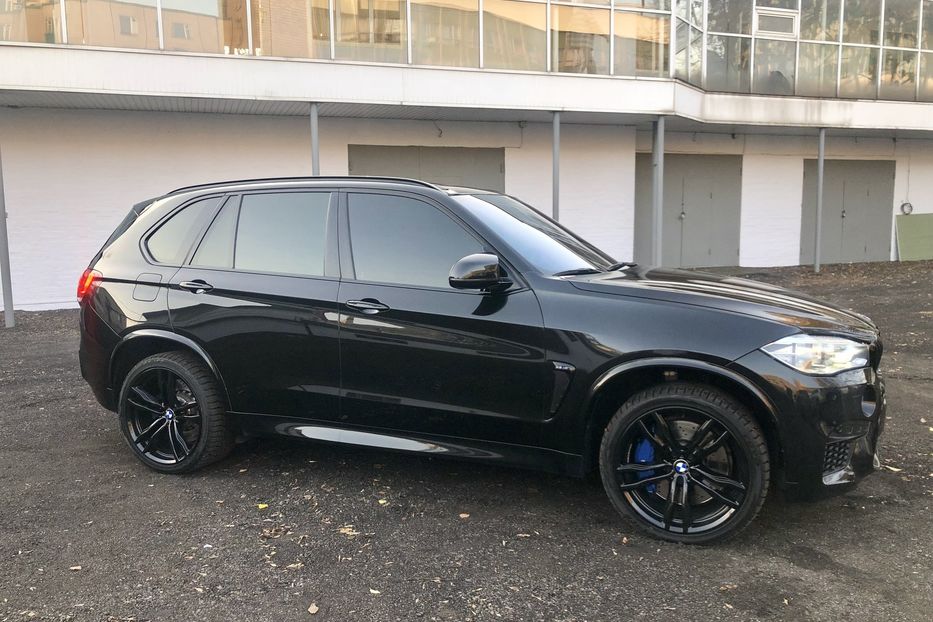 Продам BMW X5 M X-Drive Официальный 2015 года в Киеве