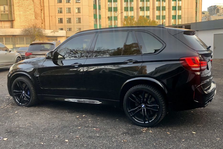 Продам BMW X5 M X-Drive Официальный 2015 года в Киеве