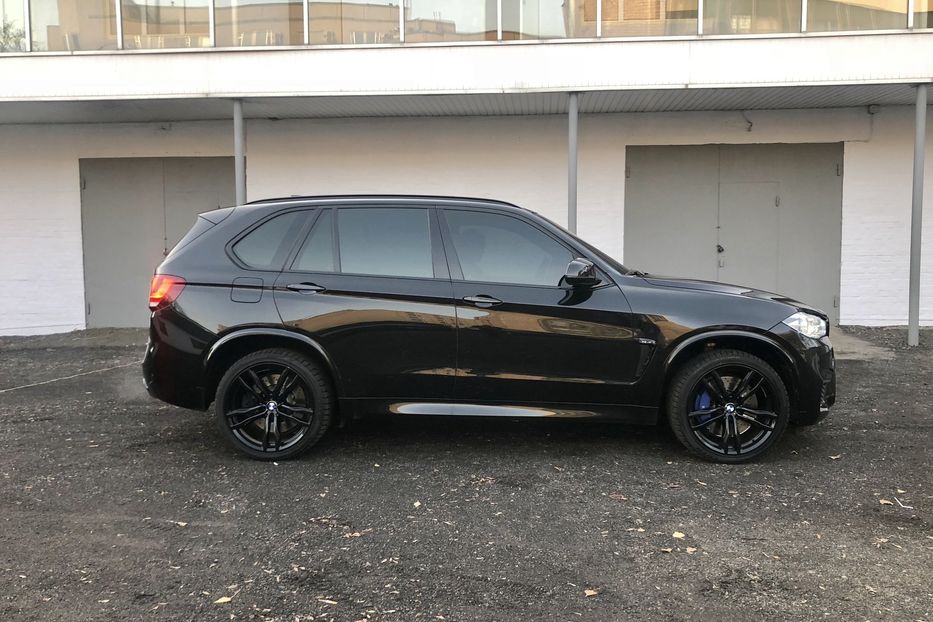 Продам BMW X5 M X-Drive Официальный 2015 года в Киеве