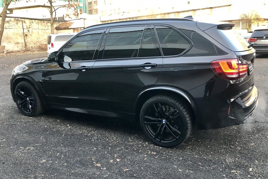 Продам BMW X5 M X-Drive Официальный 2015 года в Киеве