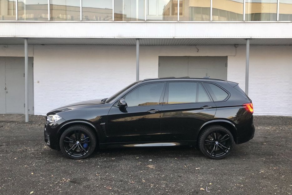 Продам BMW X5 M X-Drive Официальный 2015 года в Киеве