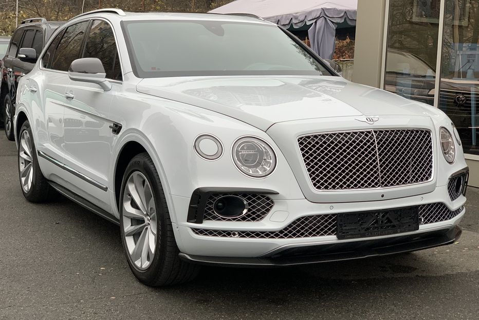 Продам Bentley Bentayga W12 6.0 Mulliner 2017 года в Киеве