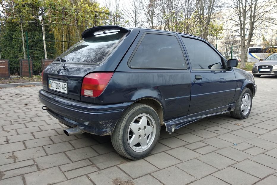 Продам Ford Fiesta Спорт 1.8  1994 года в Львове