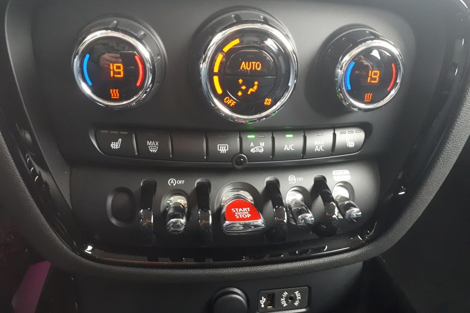Продам MINI Clubman 1.5  Turbo A/T 136 H.P 2017 года в Киеве