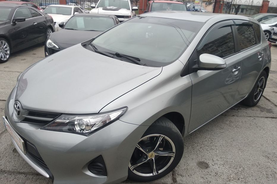 Продам Toyota Auris 2013 года в Одессе