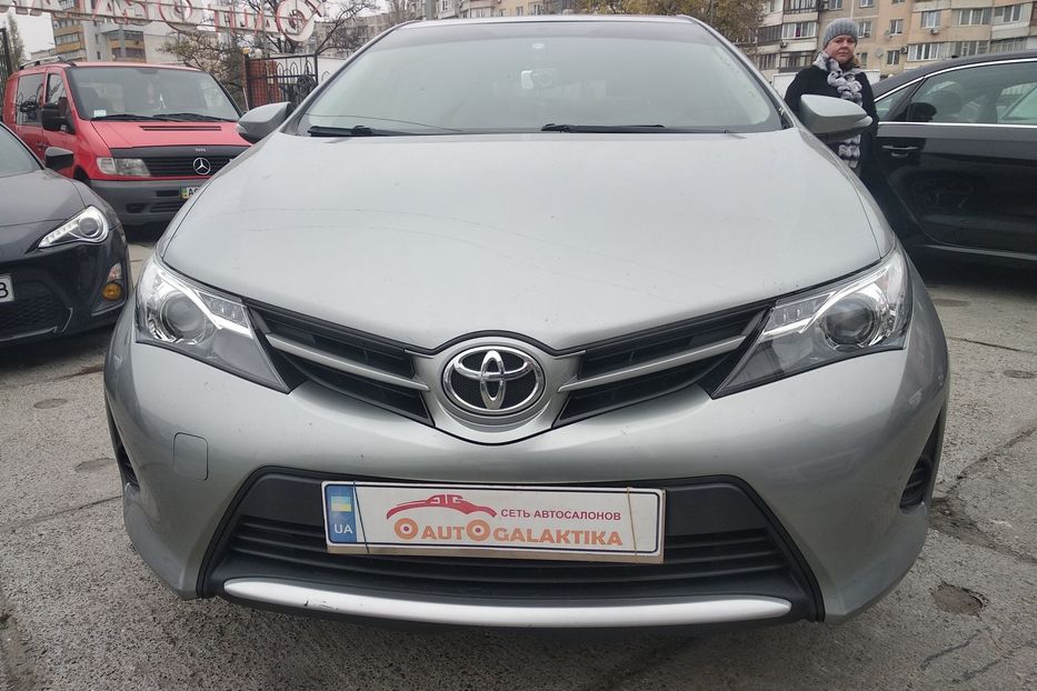 Продам Toyota Auris 2013 года в Одессе