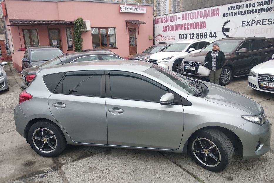 Продам Toyota Auris 2013 года в Одессе