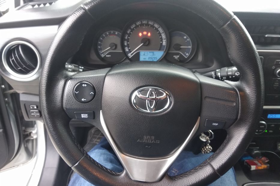 Продам Toyota Auris 2013 года в Одессе