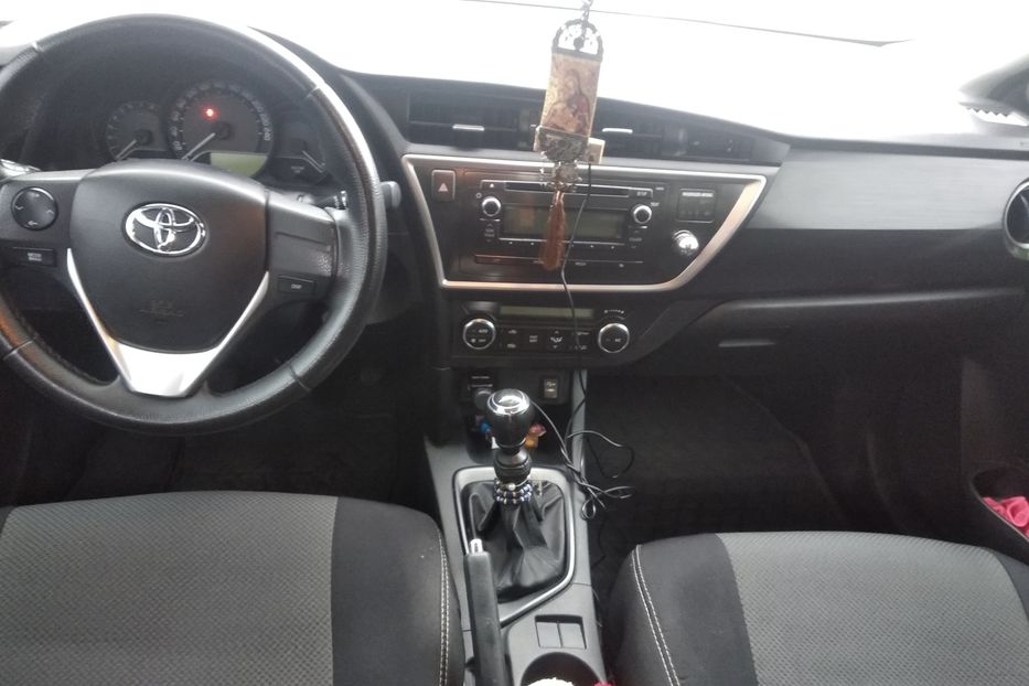 Продам Toyota Auris 2013 года в Одессе