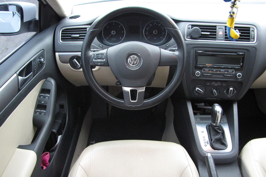 Продам Volkswagen Jetta SE 2013 года в Одессе