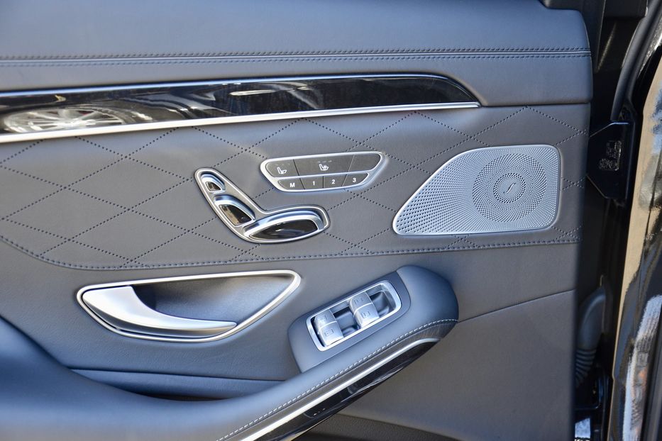 Продам Mercedes-Benz S-Class  63 AMG 2013 года в Киеве