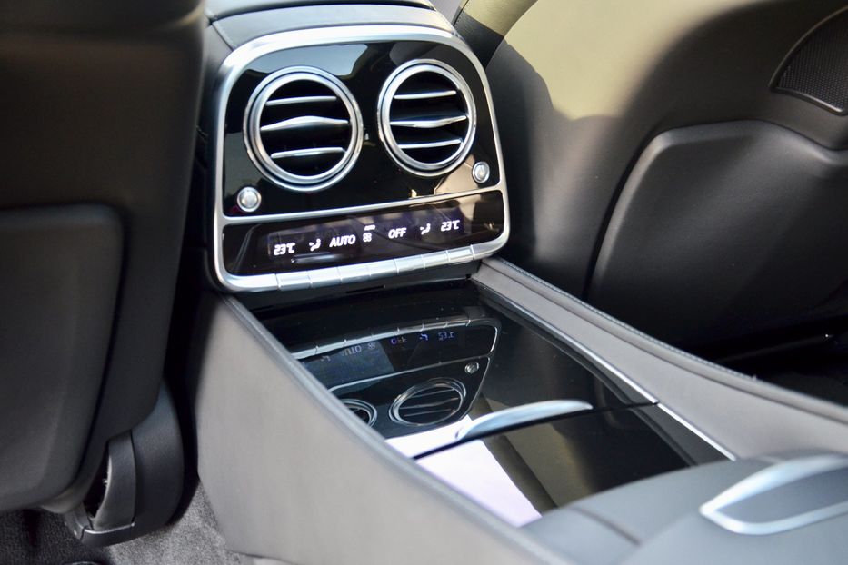 Продам Mercedes-Benz S-Class  63 AMG 2013 года в Киеве