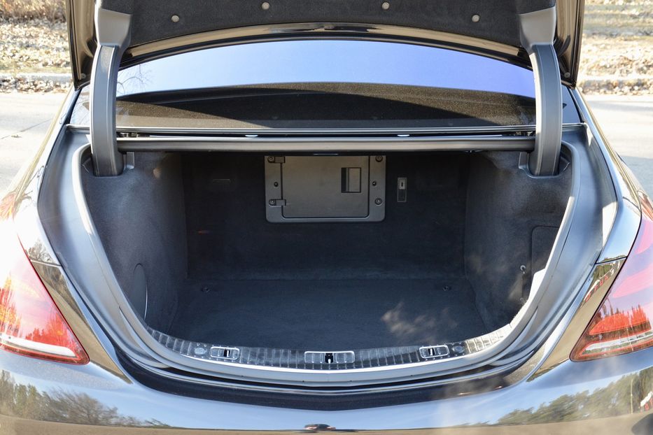 Продам Mercedes-Benz S-Class  63 AMG 2013 года в Киеве