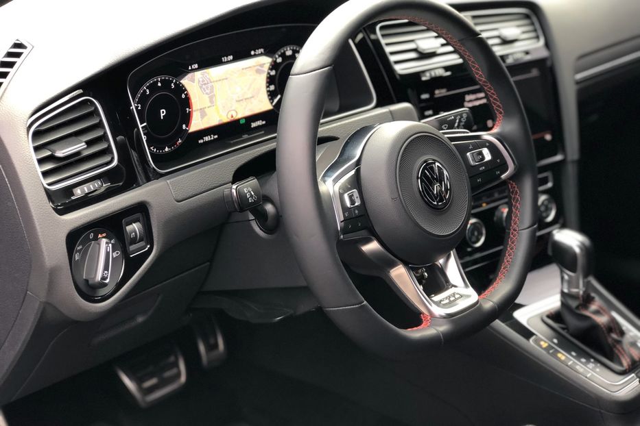 Продам Volkswagen Golf GTI 2018 года в Киеве