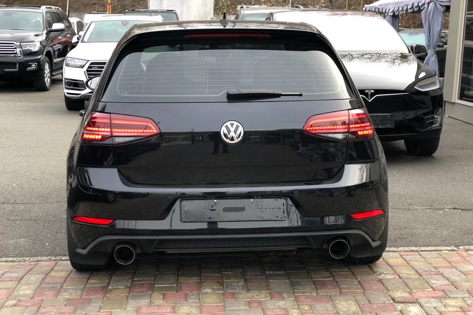 Продам Volkswagen Golf GTI 2018 года в Киеве