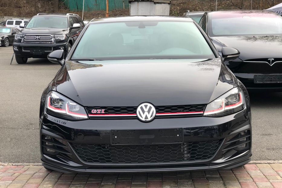 Продам Volkswagen Golf GTI 2018 года в Киеве