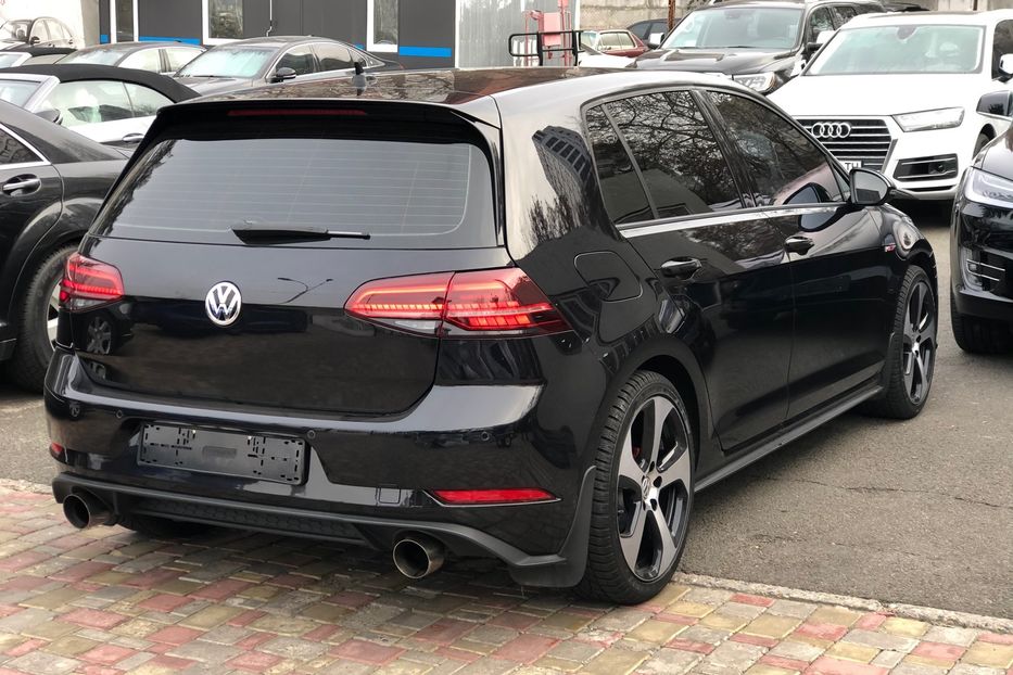 Продам Volkswagen Golf GTI 2018 года в Киеве