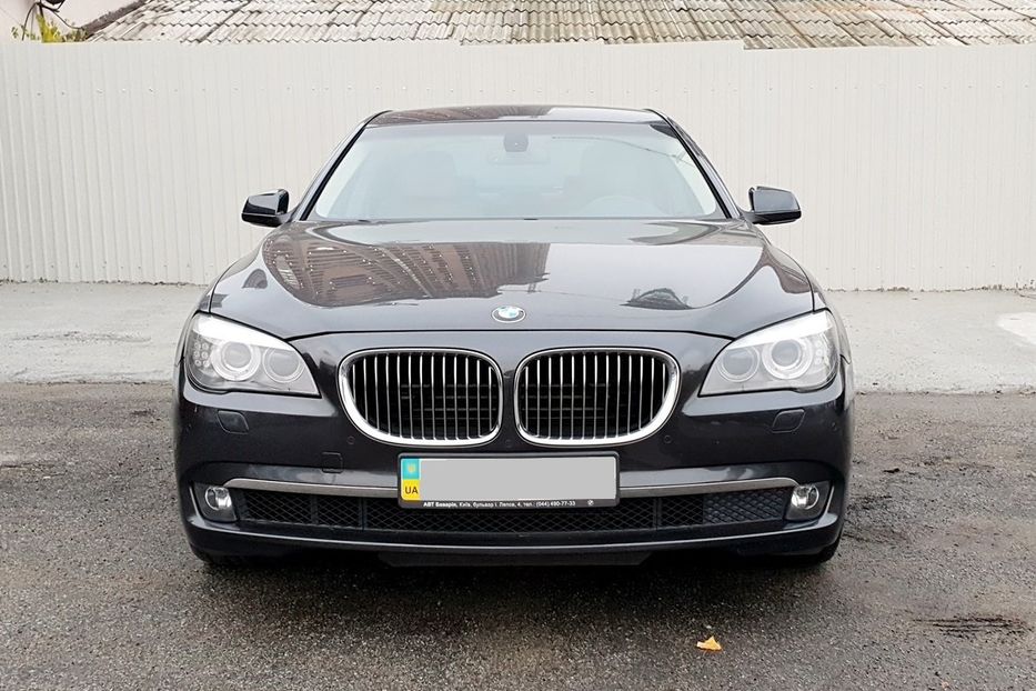 Продам BMW 750 Long xDrive 2011 года в Киеве