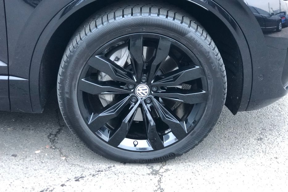 Продам Volkswagen Touareg R-Line 2018 года в Киеве