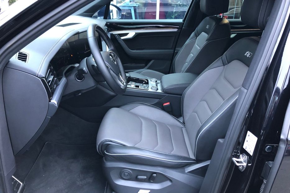 Продам Volkswagen Touareg R-Line 2018 года в Киеве