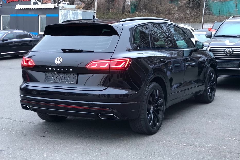 Продам Volkswagen Touareg R-Line 2018 года в Киеве