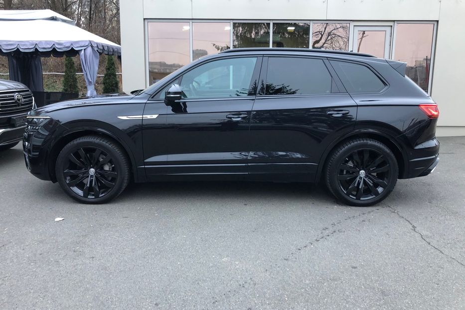 Продам Volkswagen Touareg R-Line 2018 года в Киеве