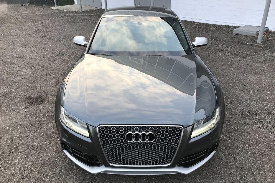 Продам Audi RS5 Quattro Официальная 2011 года в Киеве