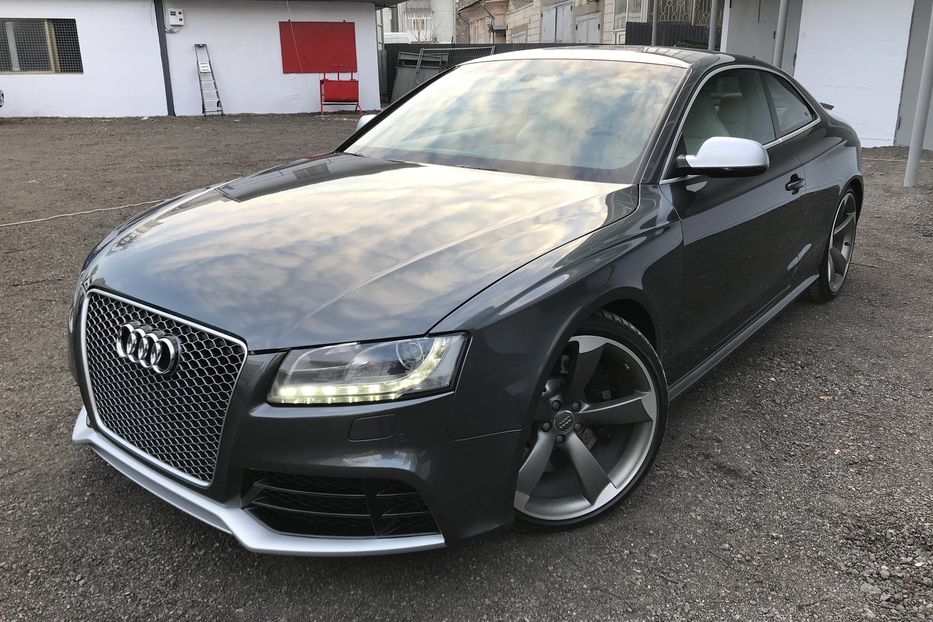 Продам Audi RS5 Quattro Официальная 2011 года в Киеве