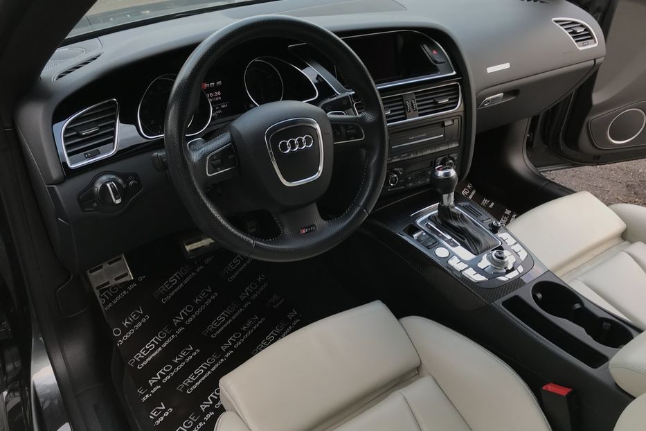 Продам Audi RS5 Quattro Официальная 2011 года в Киеве