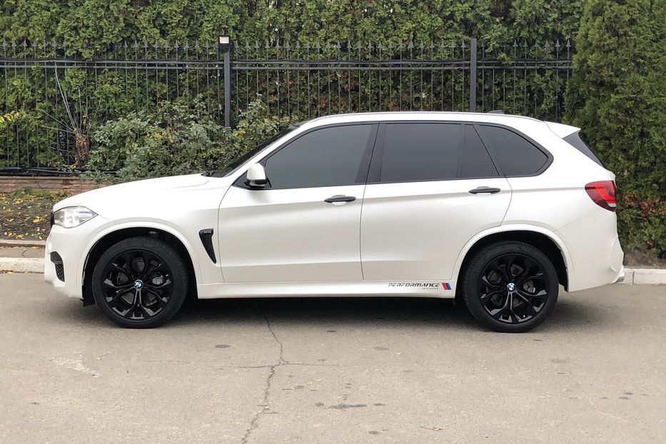 Продам BMW X5 35i M-обвес X-drive USA 2017 года в Киеве