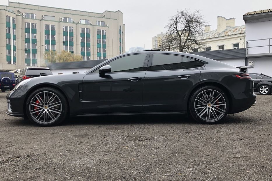 Продам Porsche Panamera TURBO NEW Официальный 2018 года в Киеве