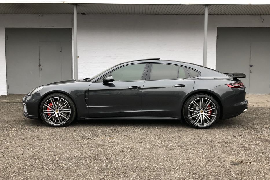 Продам Porsche Panamera TURBO NEW Официальный 2018 года в Киеве