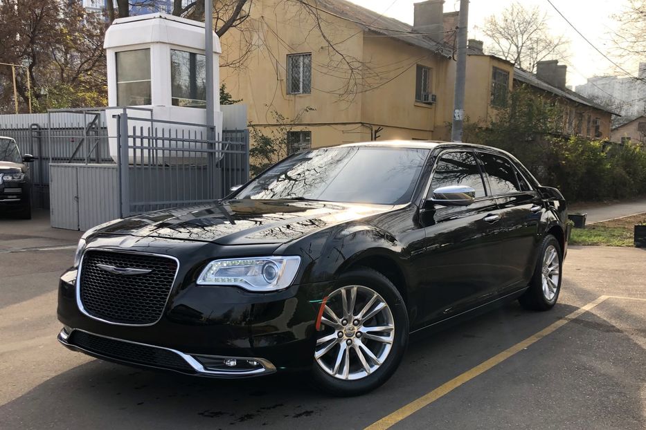 Продам Chrysler 300 C 2015 года в Одессе