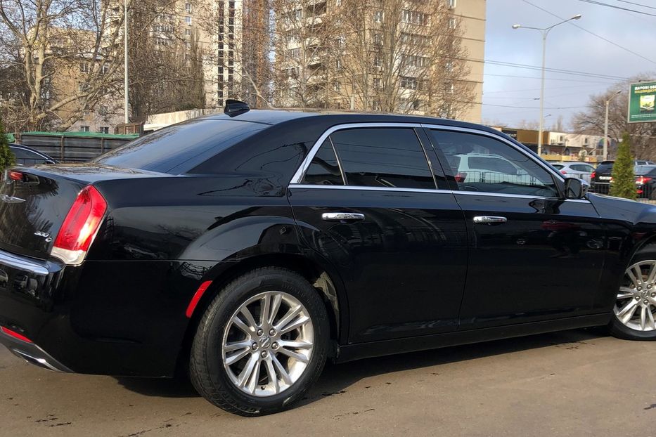 Продам Chrysler 300 C 2015 года в Одессе