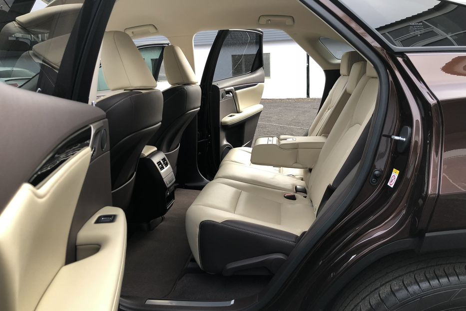Продам Lexus RX 300 AWD Executive+ Официальный 2019 года в Киеве