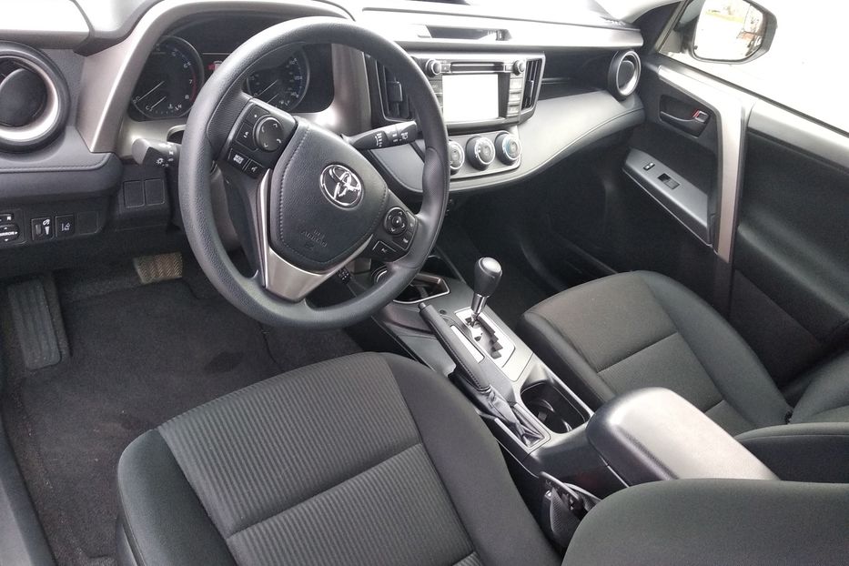 Продам Toyota Rav 4 2018 года в Одессе