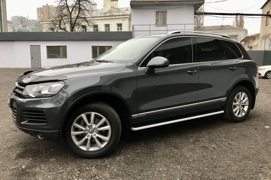 Продам Volkswagen Touareg TDI Официальный 2013 года в Киеве