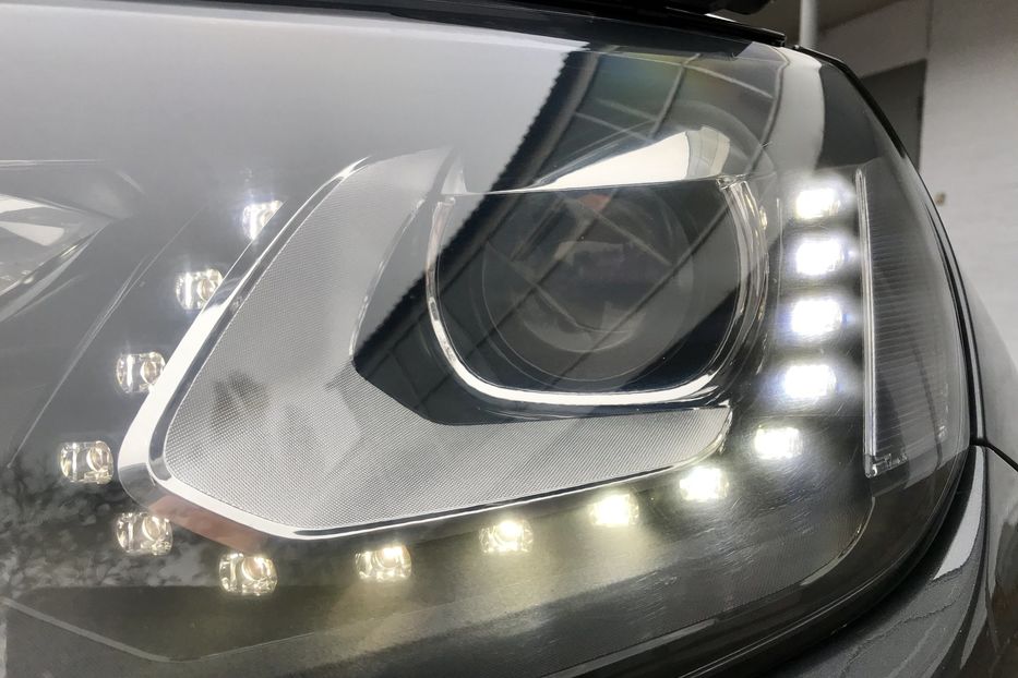 Продам Volkswagen Touareg TDI Официальный 2013 года в Киеве