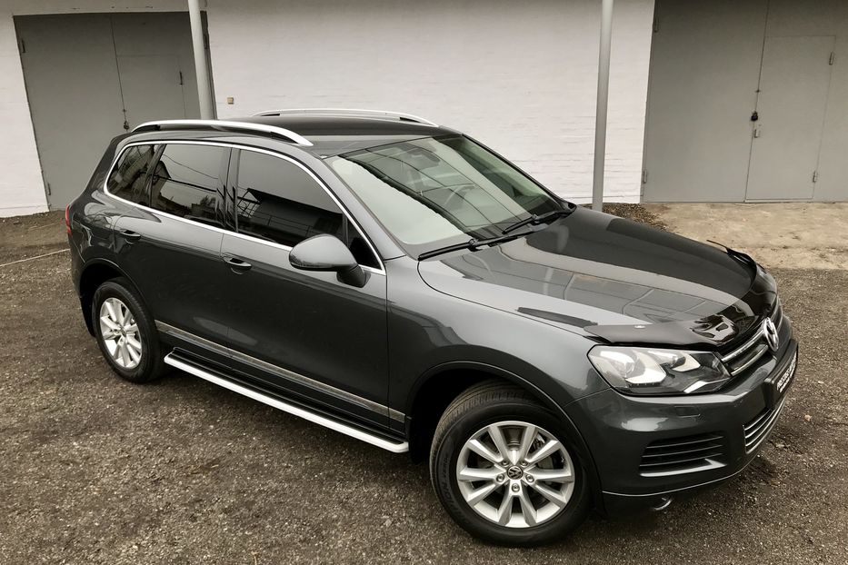Продам Volkswagen Touareg TDI Официальный 2013 года в Киеве