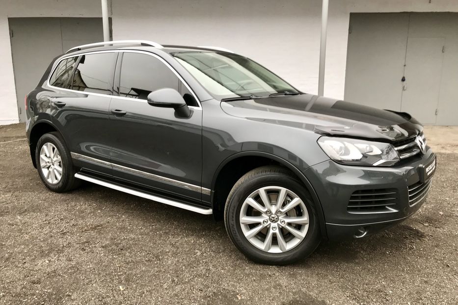 Продам Volkswagen Touareg TDI Официальный 2013 года в Киеве