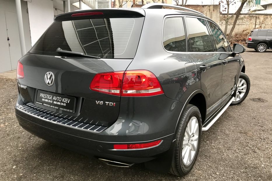 Продам Volkswagen Touareg TDI Официальный 2013 года в Киеве