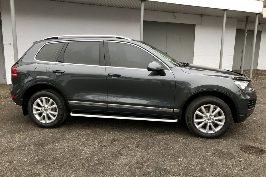 Продам Volkswagen Touareg TDI Официальный 2013 года в Киеве